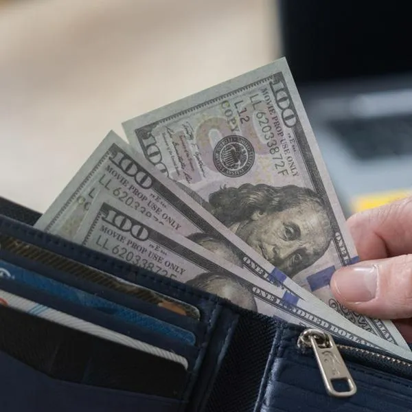 Dólar hoy cambió de tendencia y espera decisión del Banco de la República