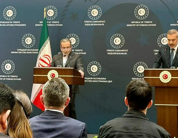 El canciller iraní se dice dispuesto a una negociación nuclear "en pie de igualdad"