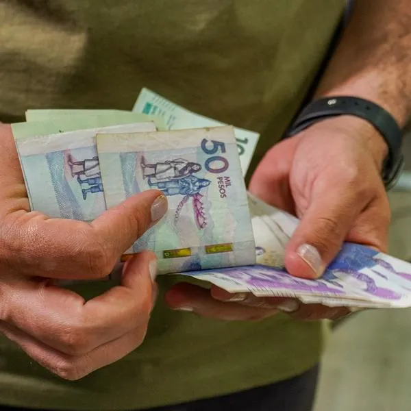 Banco de la República da golpe a dueños de tarjetas de crédito por tasas