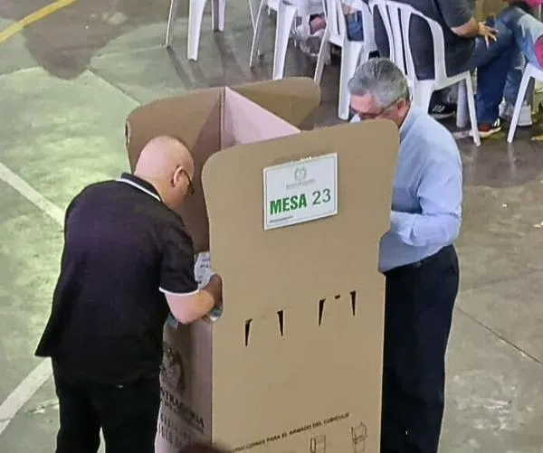 ¿Qué beneficios tienen las personas que son elegidas como jurados de votación?