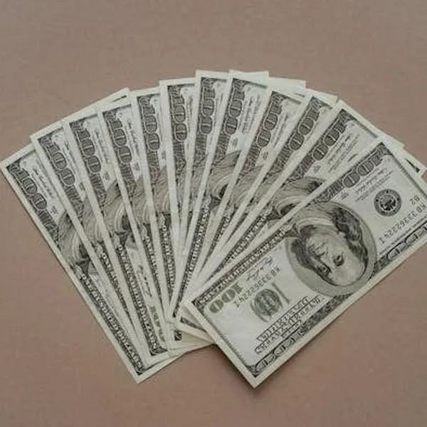 ¿Por qué está cayendo tanto el dólar en Colombia y qué esperar para el resto del año?