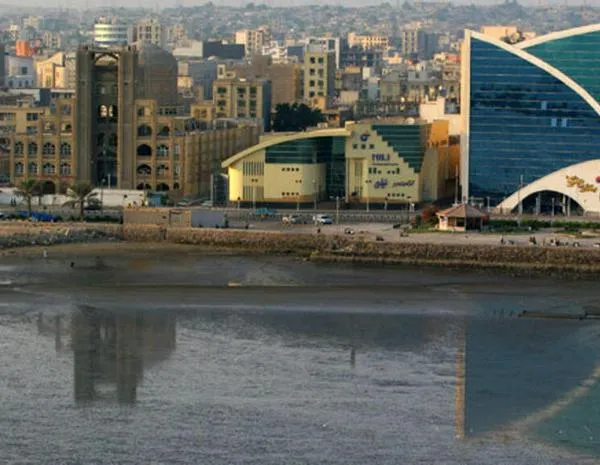 Bandar Abbás: explosión en Irán de origen desconocido en este puerto estratégico del Golfo de Ormuz