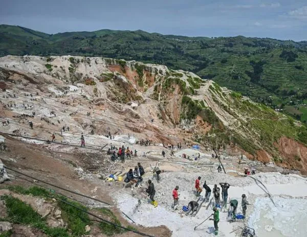 RD Congo: más de 200 muertos por un derrumbe en una mina de coltán, controlada por M23