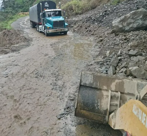 En Caldas, habilitada la vía Petaqueros - Manzanares: ya circulan los vehículos por la zona