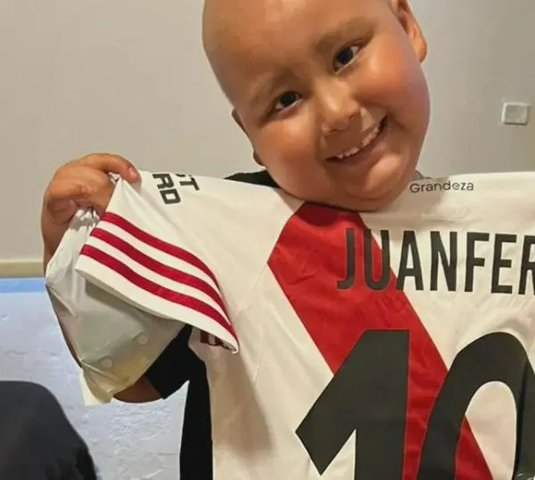 El Juanfer argentino, un niño luchador que sueña con conocer con Juan Fernando Quintero