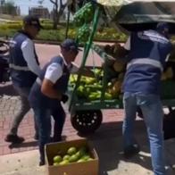 Funcionarios de Alcaldía de Barranquilla quitaron carro a vendedora ambulante 