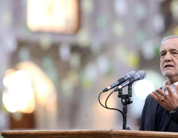 El presidente de Irán ordena el inicio de conversaciones sobre su programa nuclear con EE. UU.