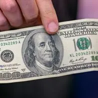 Dólar hoy arrancó mes con caída: decisión del Banco de la República golpeó