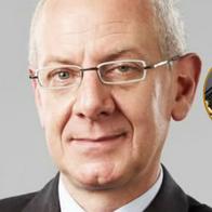 Felipe Zuleta, de 'Blu Radio', arremete contra vestido de Karol G en los Grammy