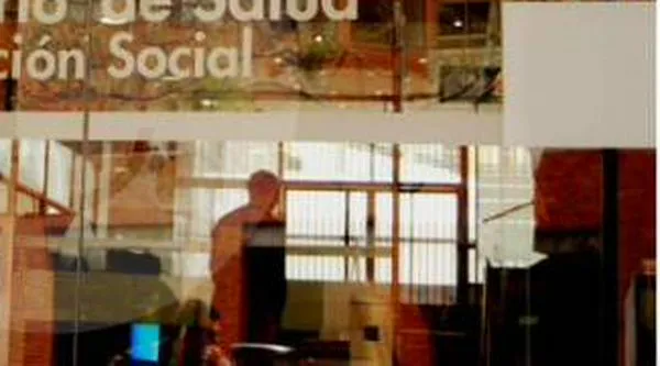 ¿Más “corbatas”? MinSalud amplió su planta en 451 personas y costará $59 mil millones al año 