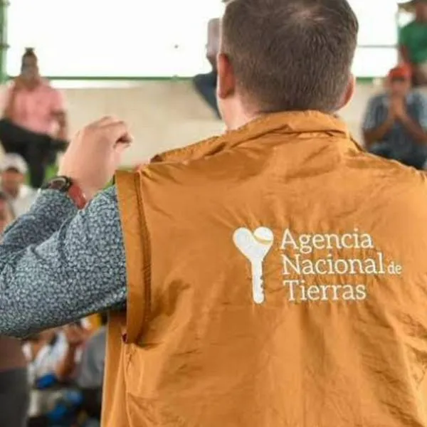 Advierten a ciudadanos por cobros ilegales a nombre de la ANT; hay denuncias