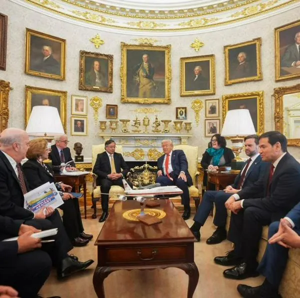 La aparición sorpresa en la reunión entre Petro y Trump: ¿qué tiene que ver con Colombia? Se trata del senador Bernie Moreno. 