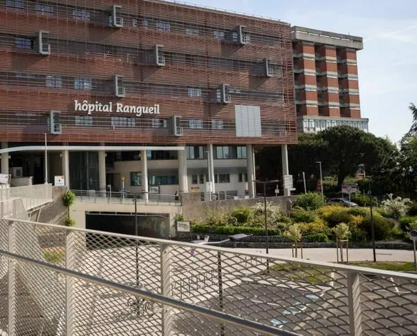 Un joven tenía un explosivo en el recto: tuvieron que llamar a expertos para neutralizarlo y extraerlo