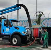 ¿Cómo puedo solicitar el uso de un vactor al acueducto de Bogotá? Hay sectores encharcados debido al aumento de las fuertes lluvias. 