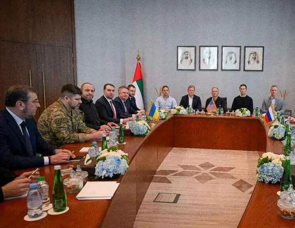 Ucrania y Rusia concluyen una "productiva" jornada de negociaciones de paz respaldadas por Trump