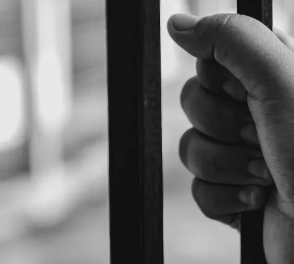 Cadena perpetua para padres por presunto homicidio de dos de sus hijos y actos de violencia