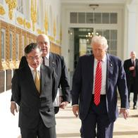 Gustavo Petro dio a Donald Trump nombres de capos y que no viven en Colombia