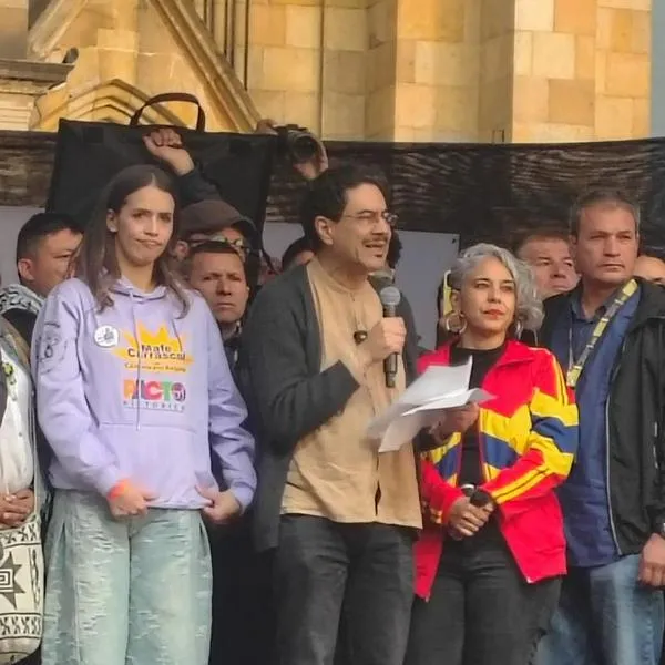 Golpe contra Roy Barreras: Pacto Histórico tomó decisión sobre Iván Cepeda para elecciones. No irán a consulta presidencial. 
Alternar 