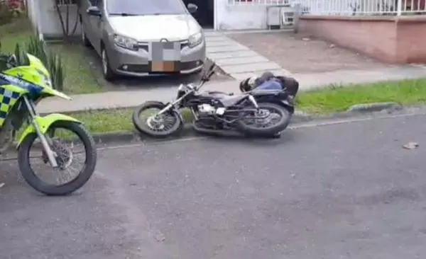 Asesinan a escolta de empresario Alcides Arévalo en Pereira: sicarios lo mataron cuando salía de su casa 