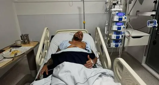 Ómar Pérez en el hospital, luego de haber sufrido un infarto