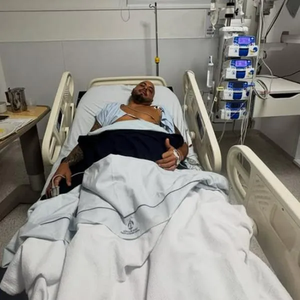 Ómar Pérez en el hospital, luego de haber sufrido un infarto
