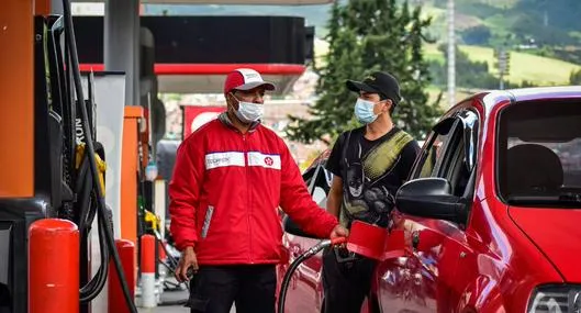 Golpe para más de 830.000 carros en Colombia: tiene que ver con la gasolina que consumen y el subsidio del diésel. 