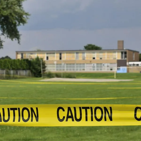 Riña afuera de colegio de La Candelaria (Bogotá) dejó a un menor fallecido