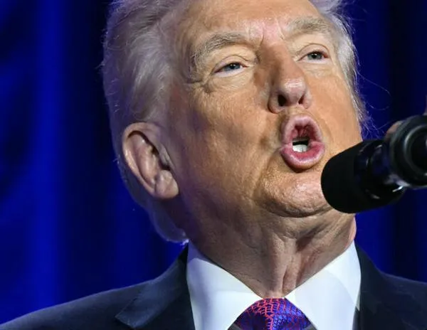 Trump borra un video racista que mostraba a los Obama como simios, difundido "por error"