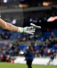 Christian González pone a Colombia en el foco del Super Bowl, un día histórico para el país
