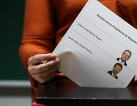 Elecciones en Portugal: un socialista moderado y el líder de la ultraderecha compiten por el poder