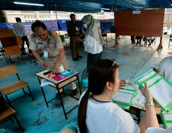 Elecciones generales Tailandia: el partido oficialista toma la ventaja con el 30% escrutado
