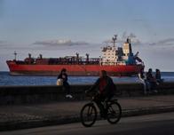 Por falta de combustible, Cuba avisa que no podrá abastecer aviones dentro de 24 horas