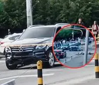 Accidente de carro y moto en Bogotá: muestran video de cómo sucedió