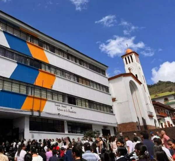    El dato sorprende: son 120 años educando en Caldas, va por más logros y continúa el festejo 