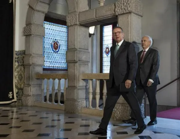 Tras un aplastante triunfo en Portugal, el socialista Seguro se enfoca en la emergencia por lluvias