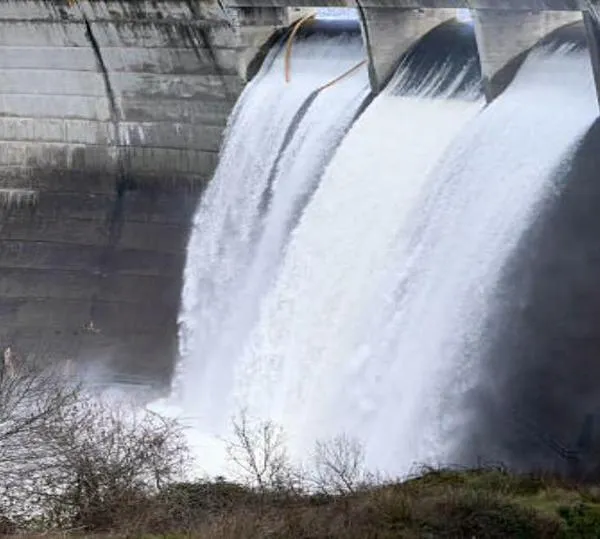Superintendencia verifica operación y planes de riesgo de generadoras eléctricas por manejo de embalses