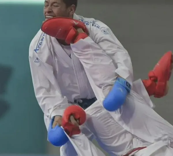 Karatecas colombianos venden empanadas para cumplir el sueño de participar en torneos mundiales