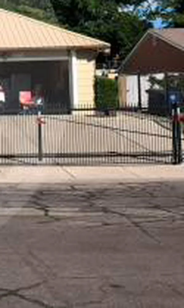 Adin Roos ofreció más de mil millones de pesos por la casa de Walter White, en Breaking Bad