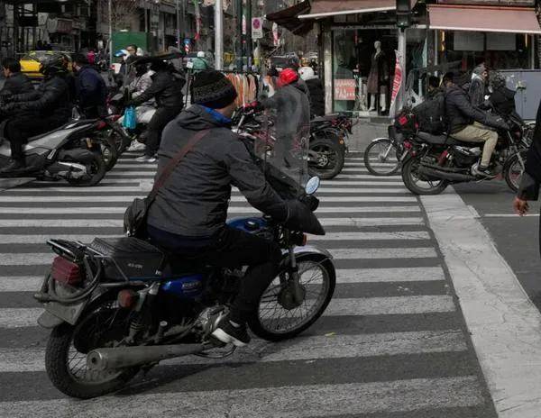 Irán intensifica la represión en medio de posibles conversaciones nucleares con EE. UU.