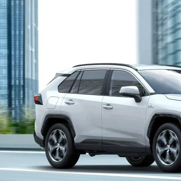Suzuki lanzó la SUV híbrida Across 2026, vehículo fabricado alianza con Toyota