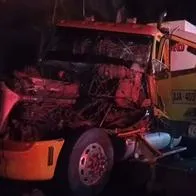 "Venía pidiendo vía": testigo de accidente en La Línea explicó qué pasó con tractomula sin frenos. Hubo una persona muerta. 