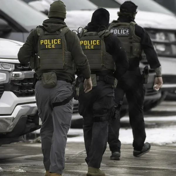 Desgarradora carta de niña que estaría encerrada por ICE, en EE. UU.