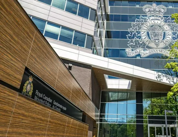 Canadá: 9 personas abatidas en una escuela y una residencia cercana en el oeste del país