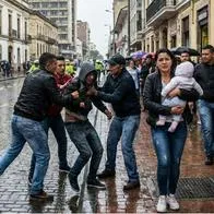 Bogotá hoy: venezolano intentó robar a mujer que iba en bicicleta con su bebé