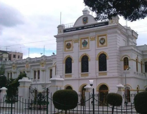 "Si haces un trabajo que perjudica a la imagen institucional, ya no eres apto", denuncia periodista de Ecuador