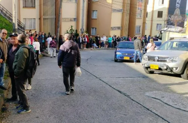 La espera en Red Farmacéutica: ¿funciona realmente el pico y cédula para usuarios de Nueva EPS?