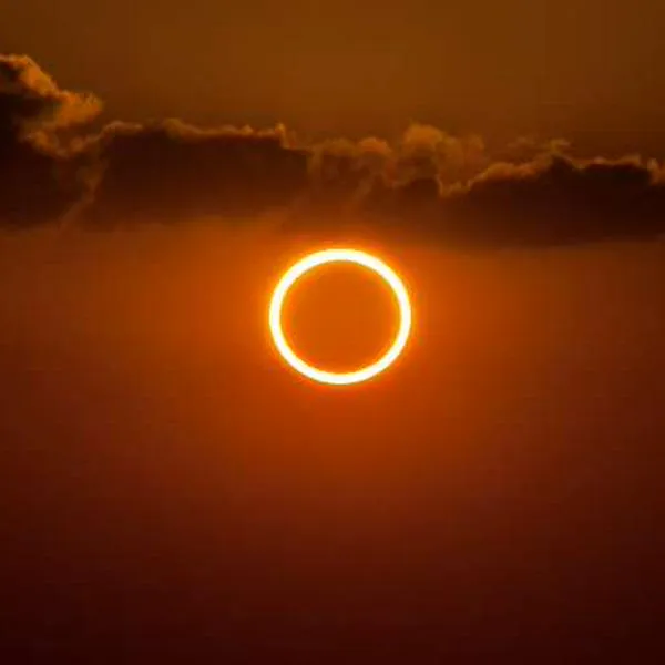 Cómo es el eclipse anillo de fuego en febrero 2026 y si se puede ver en Colombia