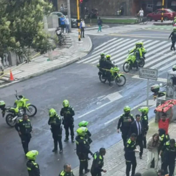 Autoridades haciendo investigaciones por el asesinato del dueño de Arroz Sonora frente al Bodytech de la calle 85 de Bogotá