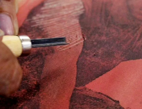 Aprende grabado y estampado artesanal en taller gráfico Tuzkuz ¡Gratis en CEFE Chapinero, febrero 13! 