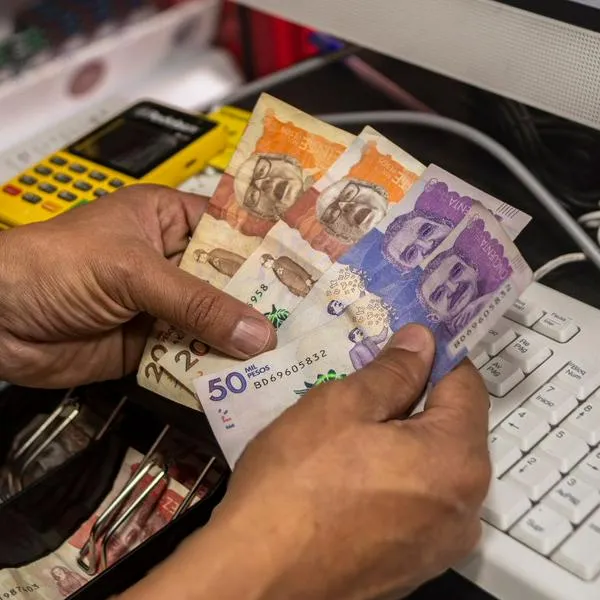 Qué pasará con la quincena que pagan hoy en muchas empresas con caída del salario mínimo en Colombia durante 2026. Hay decisión del Gobierno. 